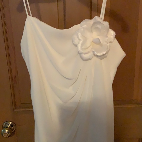 Long white crepe formal dress w/ spaghetti straps - Picture 3 of 7